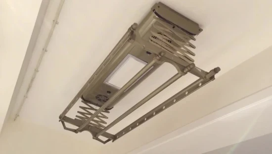 Supports de séchage de tissu électrique montés au plafond de balcon automatique multifonctionnel intelligent à télécommande